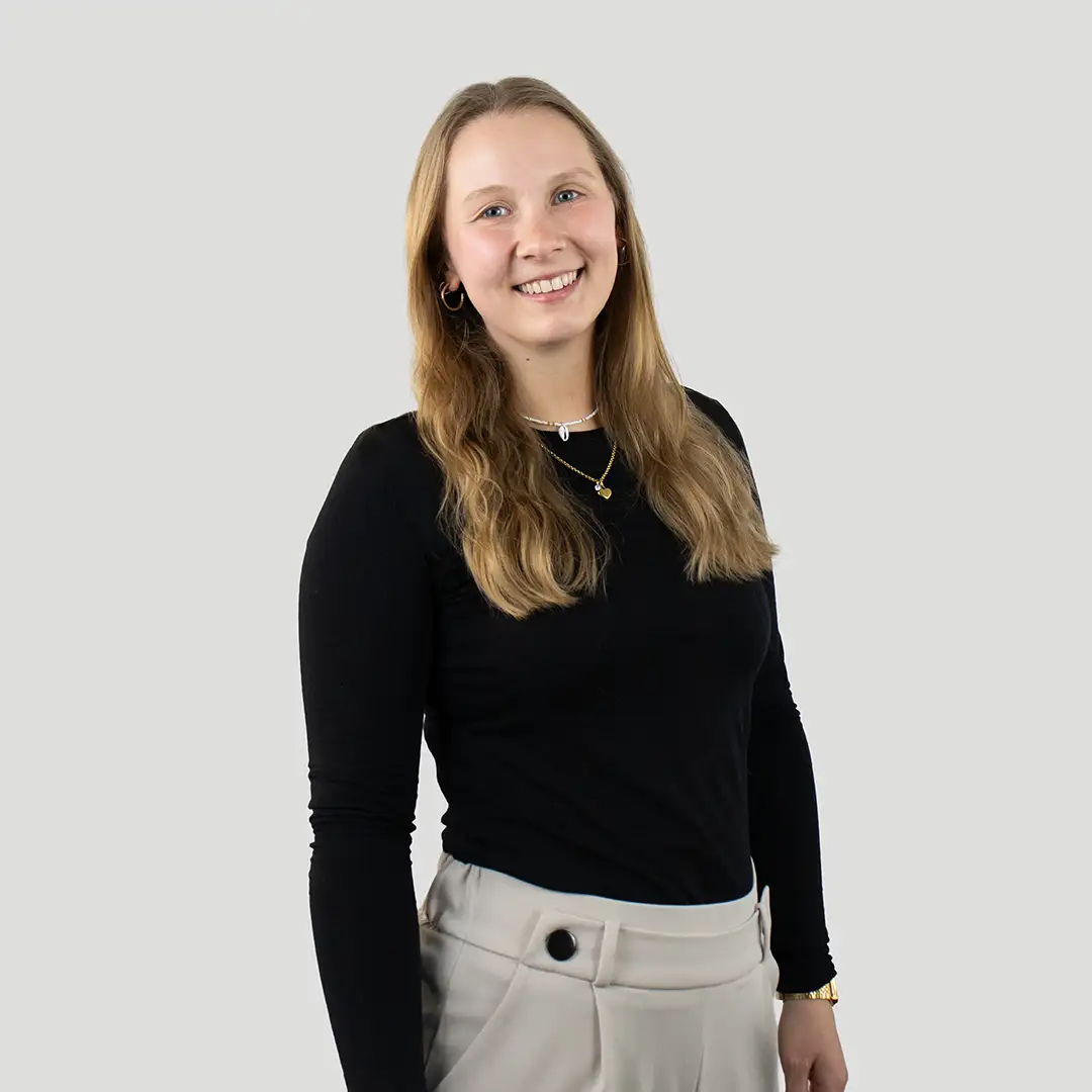 Your contact person is Saskia Röhring. A young woman with long blonde hair, who smiles sympathetically at the camera.